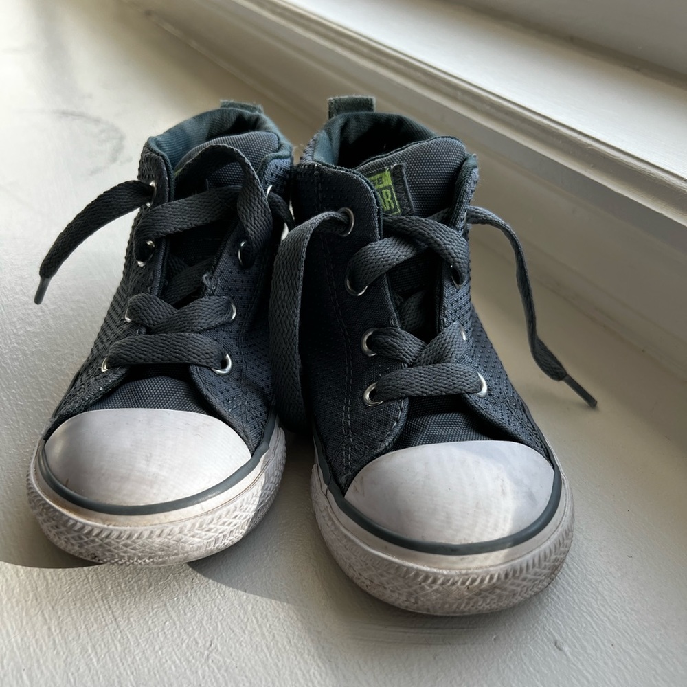 Converse All Star Toddler size 8